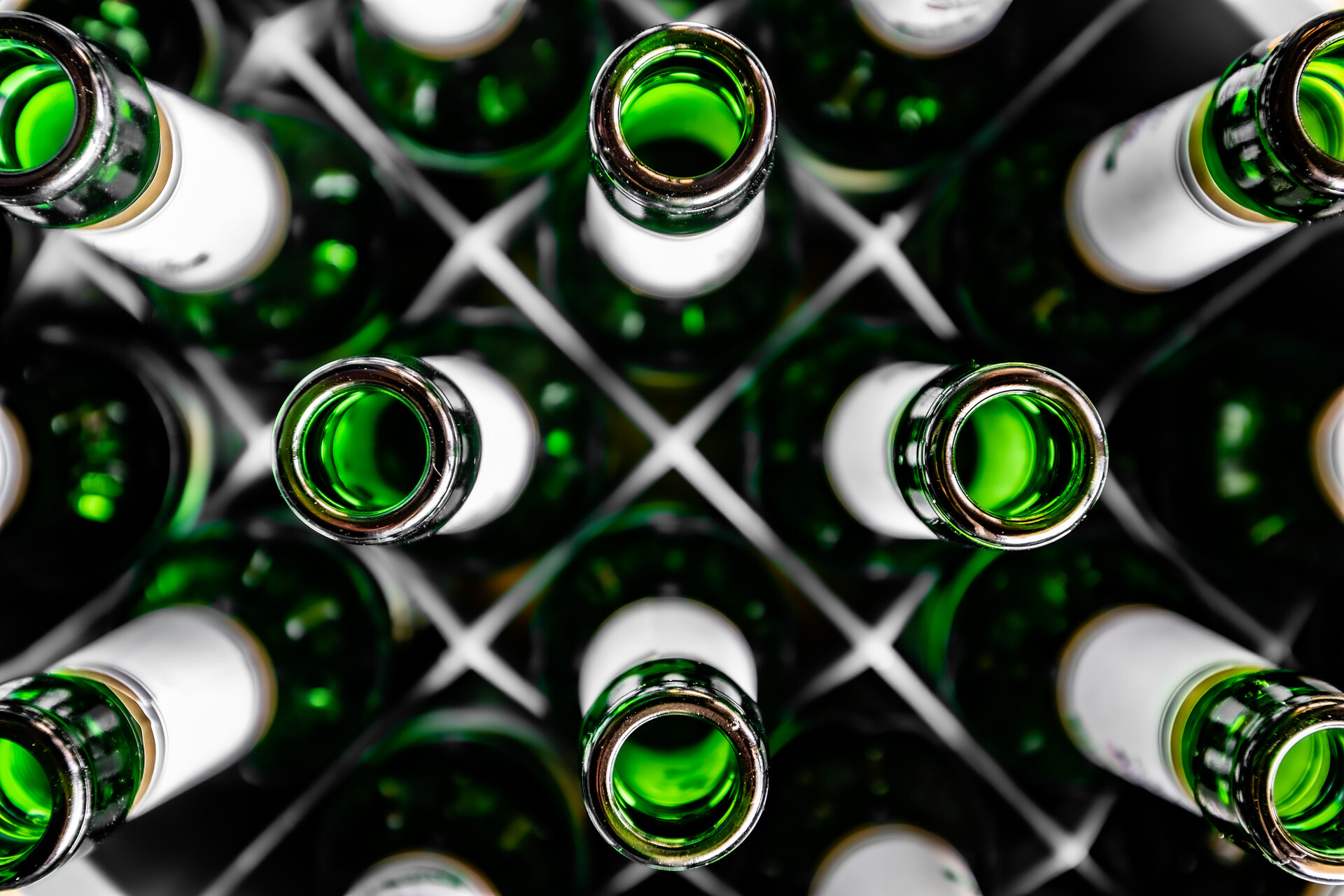 4platz flaschen leer hermann weiss 20220105 1283090407