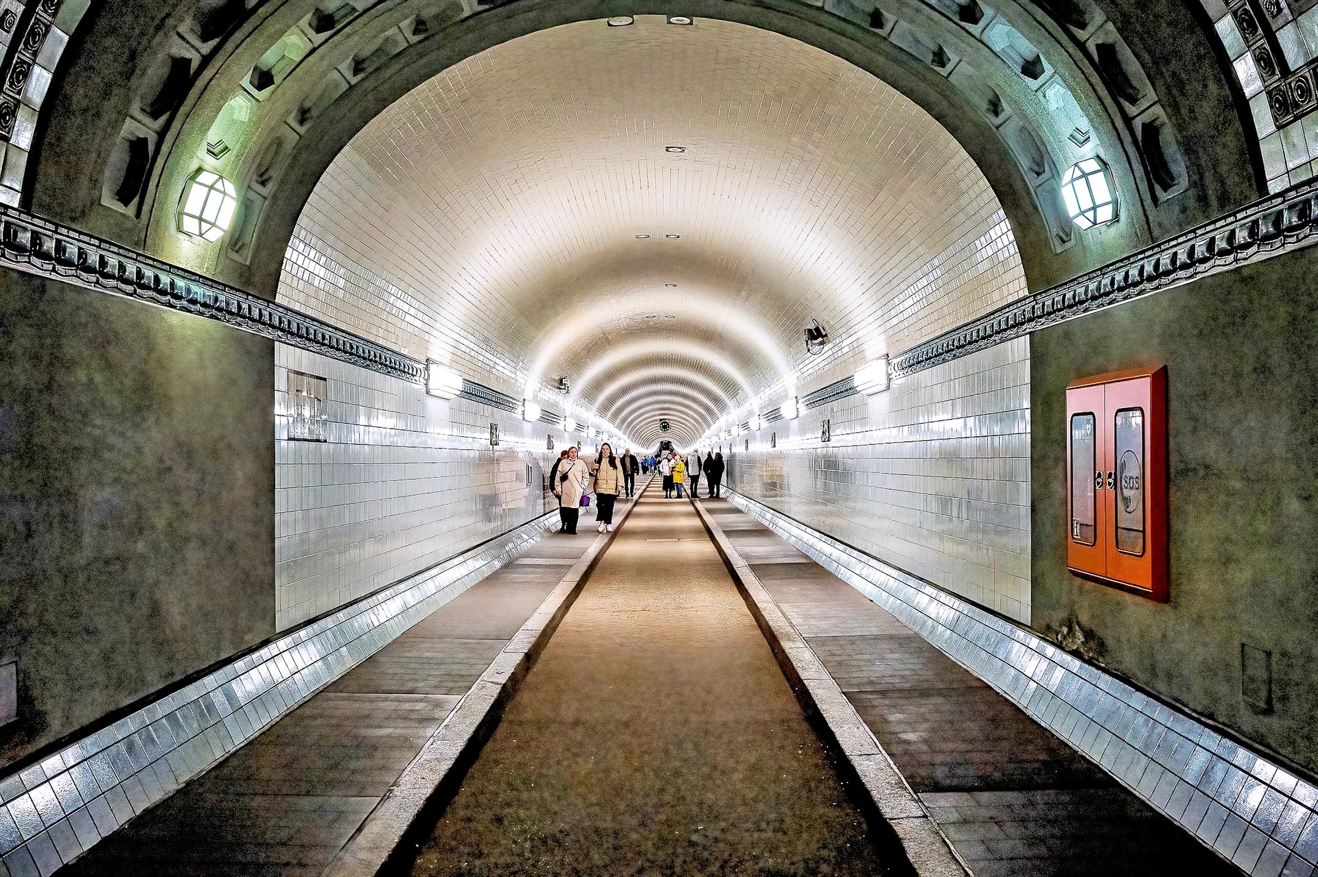 9platz im tunnel von ralf wandke 20240605 1111094056