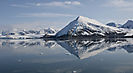 Landschaftsspiegelung im Magdalenen-Fjord